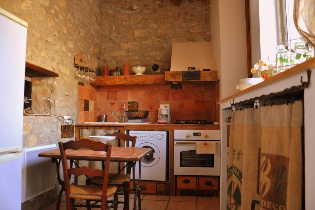 Gite La Remise, Maison Avec Jardin Lagrasse Luaran gambar